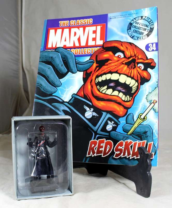 Classic Marvel - action figure and book - Red Skull