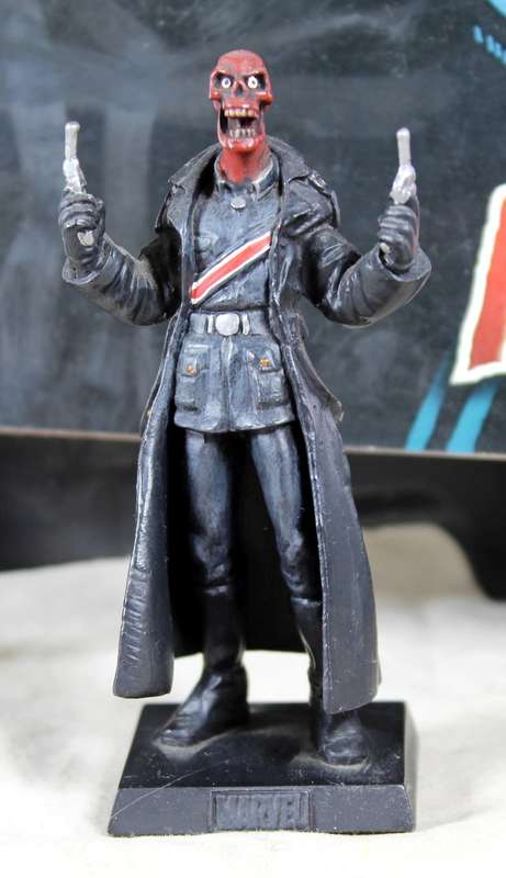 Classic Marvel - action figure and book - Red Skull
