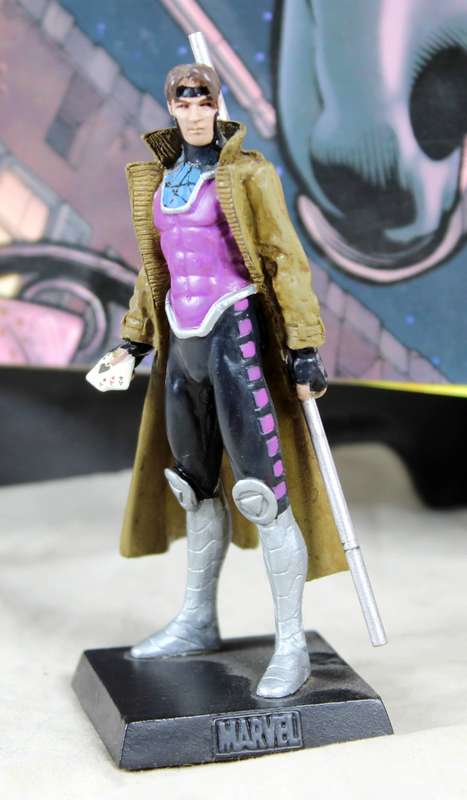 Classic Marvel - action figure and book - Gambit