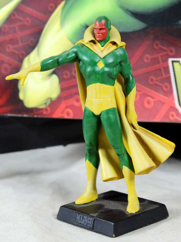 Classic Marvel - action figure and book - the Vision