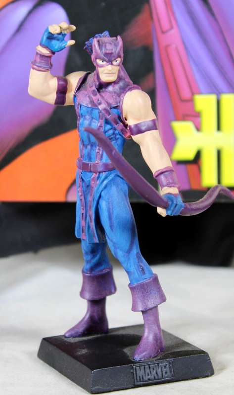 Classic Marvel - action figure and book - Hawkeye