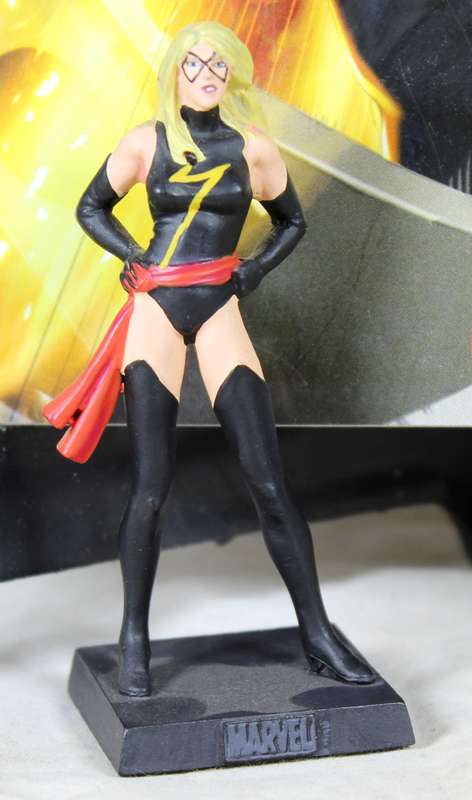 Classic Marvel - action figure and book - Ms. Marvel