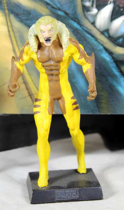 Classic Marvel - action figure and book - Sabretooth
