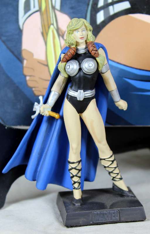 Classic Marvel - action figure and book - Valkyrie