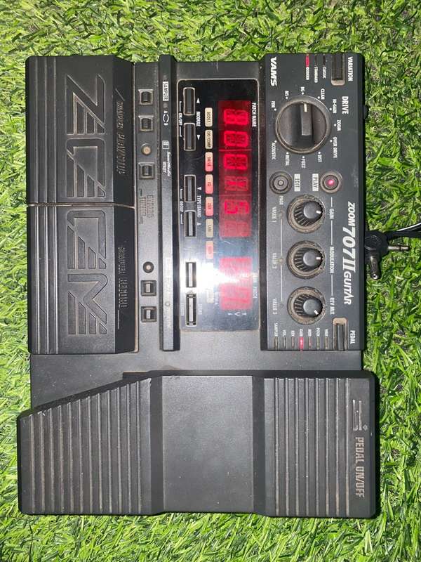 Zoom 707II effects pedal