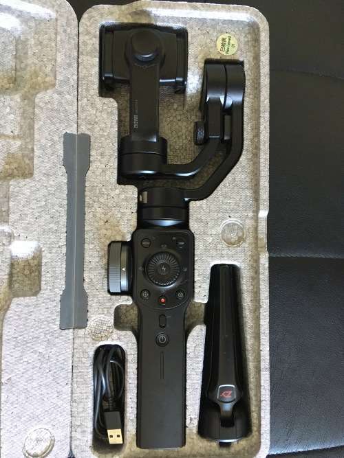 Zhiyun Smooth 4