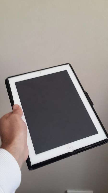 iPad 2 32Gigs White