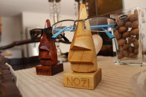 NOZI - Eyeglasses holder