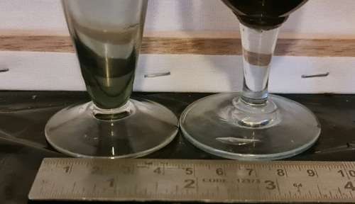 2x vasses one is marked Paloon
