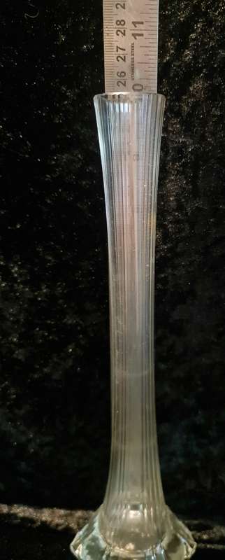 Vintage art deco rosebud vase