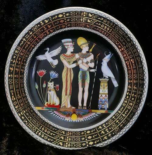 Queen Nefertiti & Akhenaten Porcelain Side Platemade by Magshoud Porcelain in Egypt.