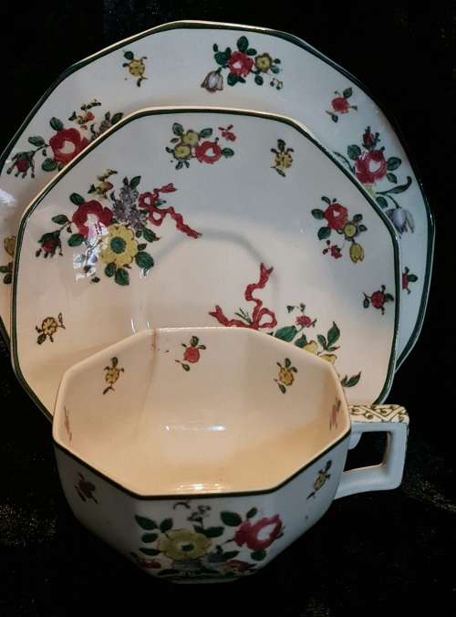 Vintage Royal Doulton Old Leeds Spray Trio