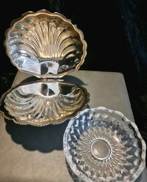 Sea Shell Butter or Caviar Dish with glass bowl insert.