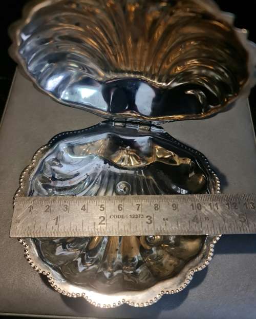 Sea Shell Butter or Caviar Dish with glass insert and spreader