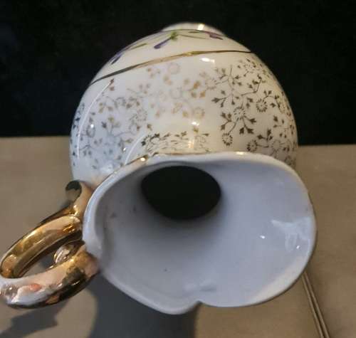 Jug like flower vase