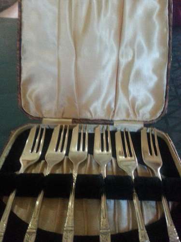 Full set of 6 apostle cake forks in original box EPNS stamped(made in Sheffield England