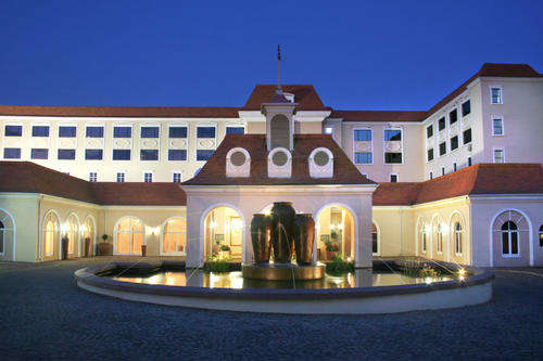 Midweek breakaway at Riviera on Vaal Hotel and country club .30 Nov- 4 Dec 1 Bedroom 4 sleeper