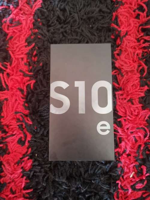 Samsung Galaxy S10e Almost Brand New
