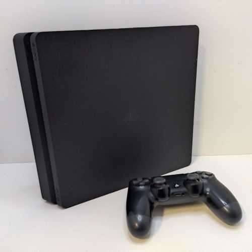 Play Station 4 Slim