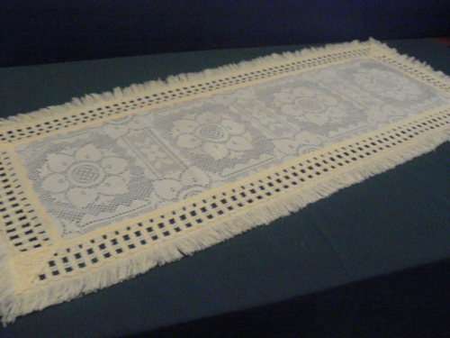 TABLE RUNER