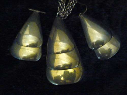 VINTAGE LIKE CHAIN PENDANT AND EARRINGS SET