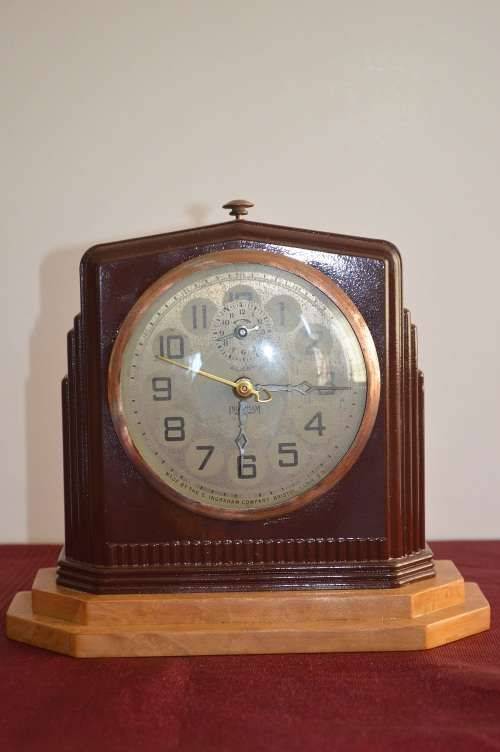 NICE ART DECO INGRAHAM ELECTRIC CLOCK