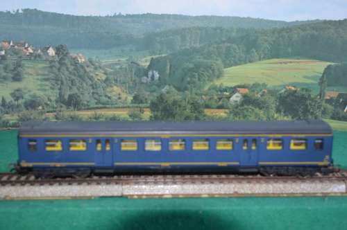 Lima HO 64001 passenger coach with lights
