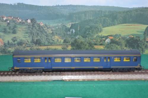 Lima HO 64001 passenger coach with lights