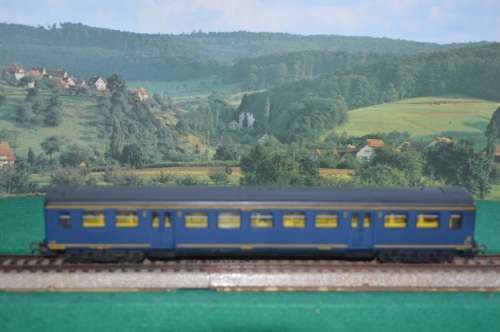 Lima HO 64001 passenger coach with lights