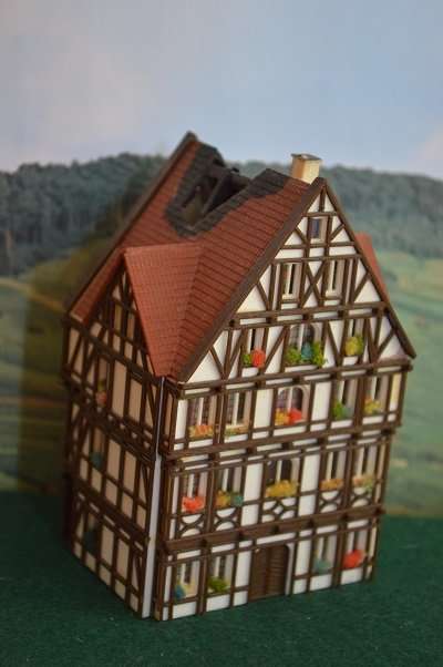 N guage Hotel with burnt roof