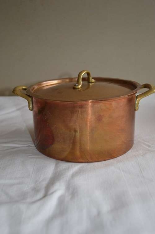 OLD FUNCTIONAL COPPER COOKING POT