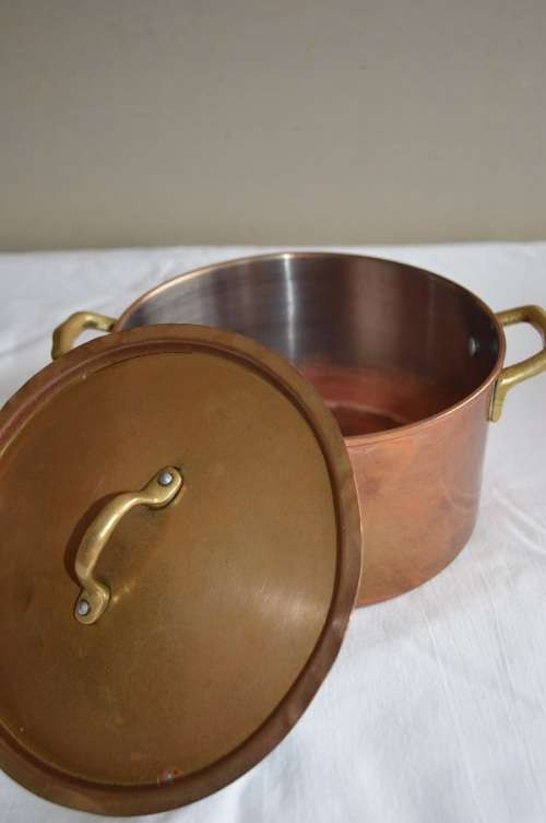 OLD FUNCTIONAL COPPER COOKING POT