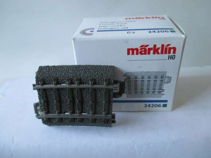 Marklin C track 24206 bent track R2 437,5 mm 5,7°