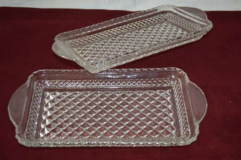 A pair of nice detailed glass dished