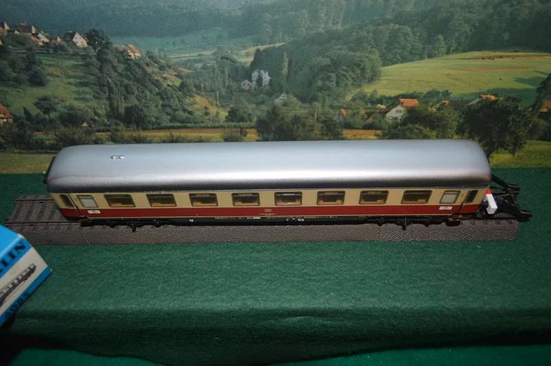 Marklin HO 4085 DB Passenger coach electric class1