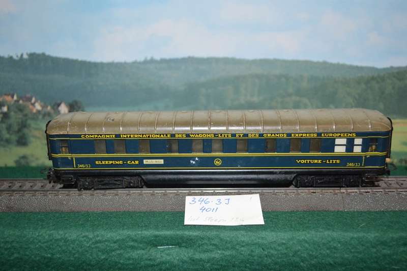 1950's metal Marklin HO 346-3J 4011 Blue sleeping coach (1)