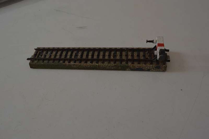 MARKLIN HO M track dtraight with end bumper 18cm