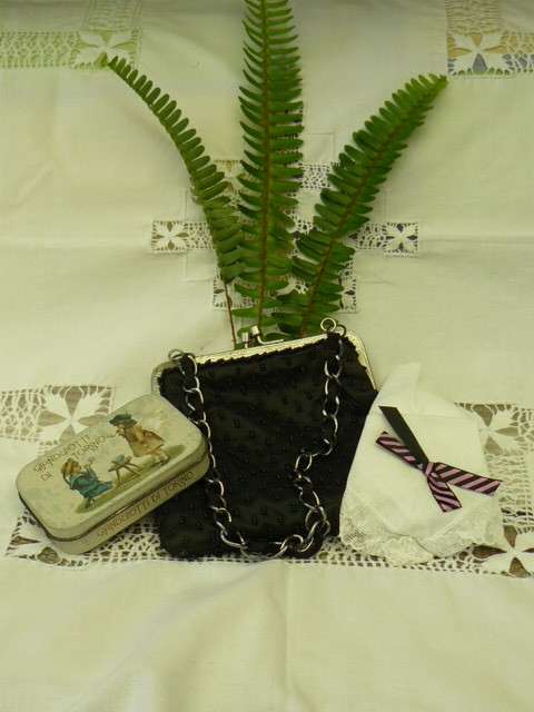 BEADDED CLUTCH BAG AND EXTRAS