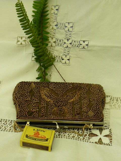 VINTAGE LIKE CLUTCH BAG STUNNING