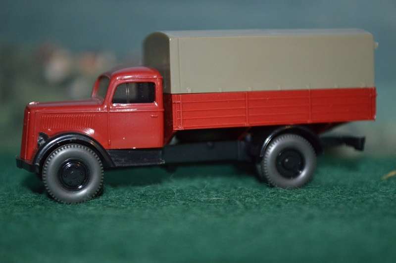 Wiking HO 3350 delivery truck OPEL BLITZ