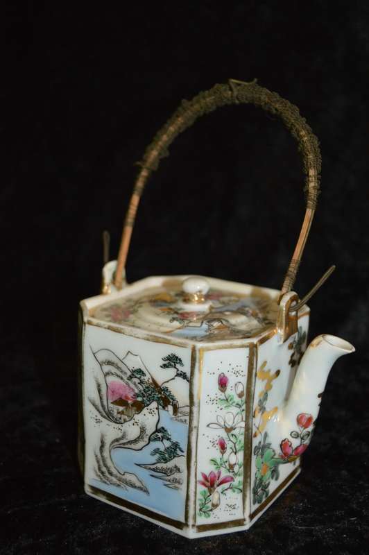 Very old Chinese porcelain tea pot