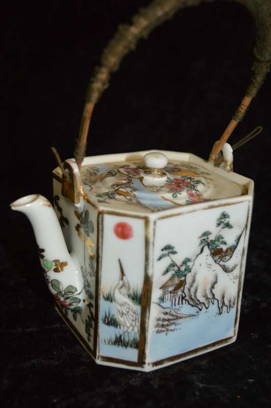 Very old Chinese porcelain tea pot
