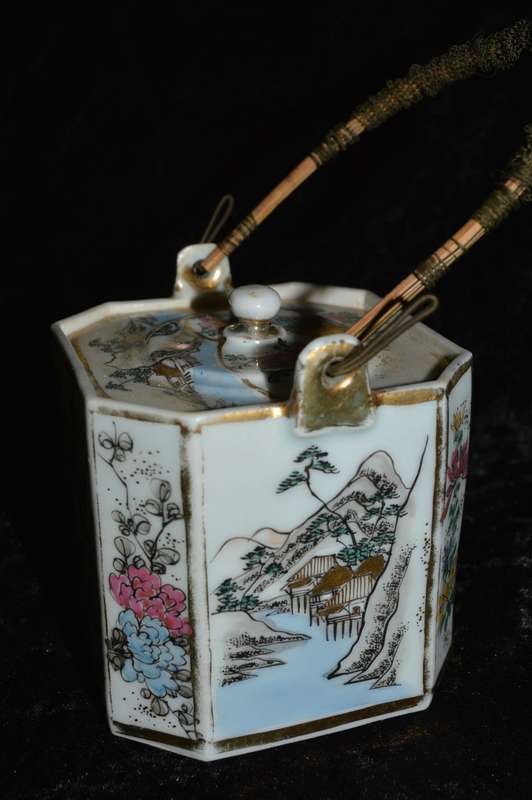 Very old Chinese porcelain tea pot