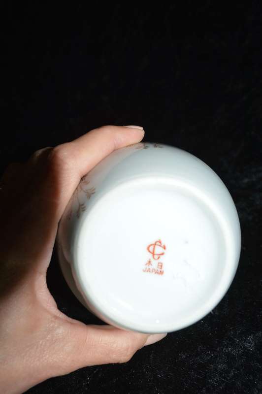 Stunning small japanes jinger Jar