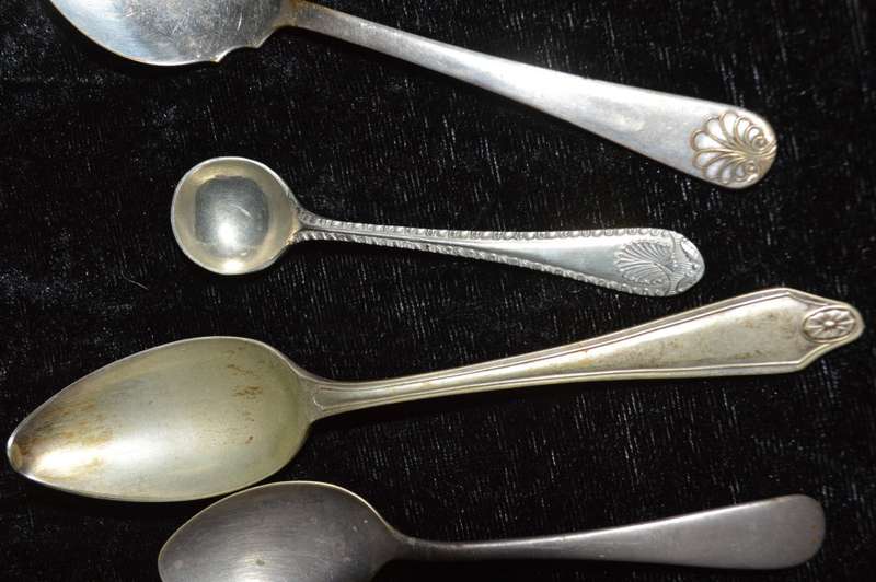 11 assorted spoons, van Riebeeck, shefield etc