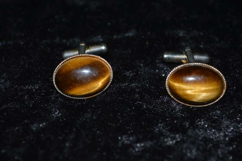 nice pair of tigers eye cufflinks