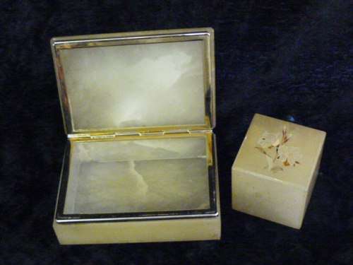 MARBLE CIGARETTE BOX AND LIGHTER