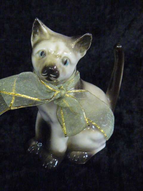 CUTE PORCELAIN CAT