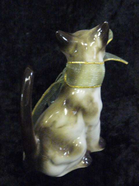 CUTE PORCELAIN CAT