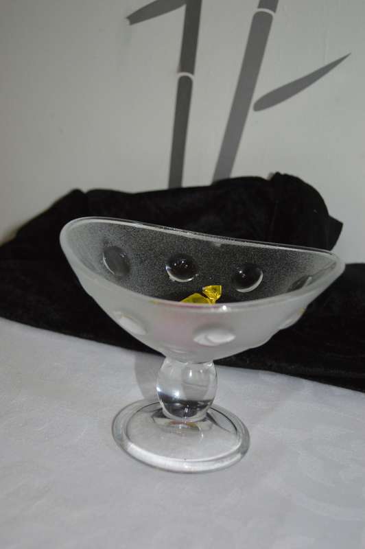 Stunning 60 style Italian frosted glass oversized ice cream dish